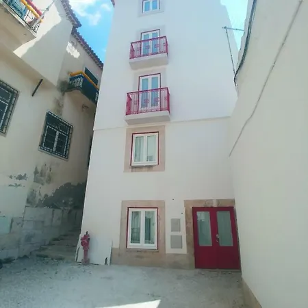 Be Local - In Beco Da Formosa In Alfama - *